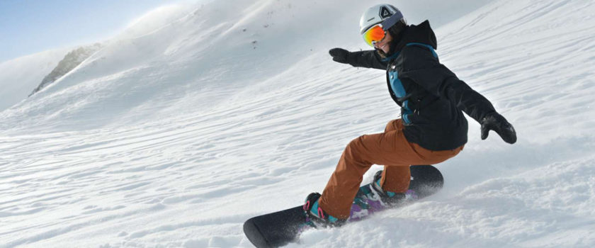 Club Med Arcs Panorama, en France - Image d'un homme faisant du snowboard