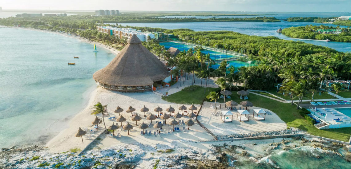 Club Med Cancun Yucatan, Mexique - Image aérienne du complexe et de l'île environnante